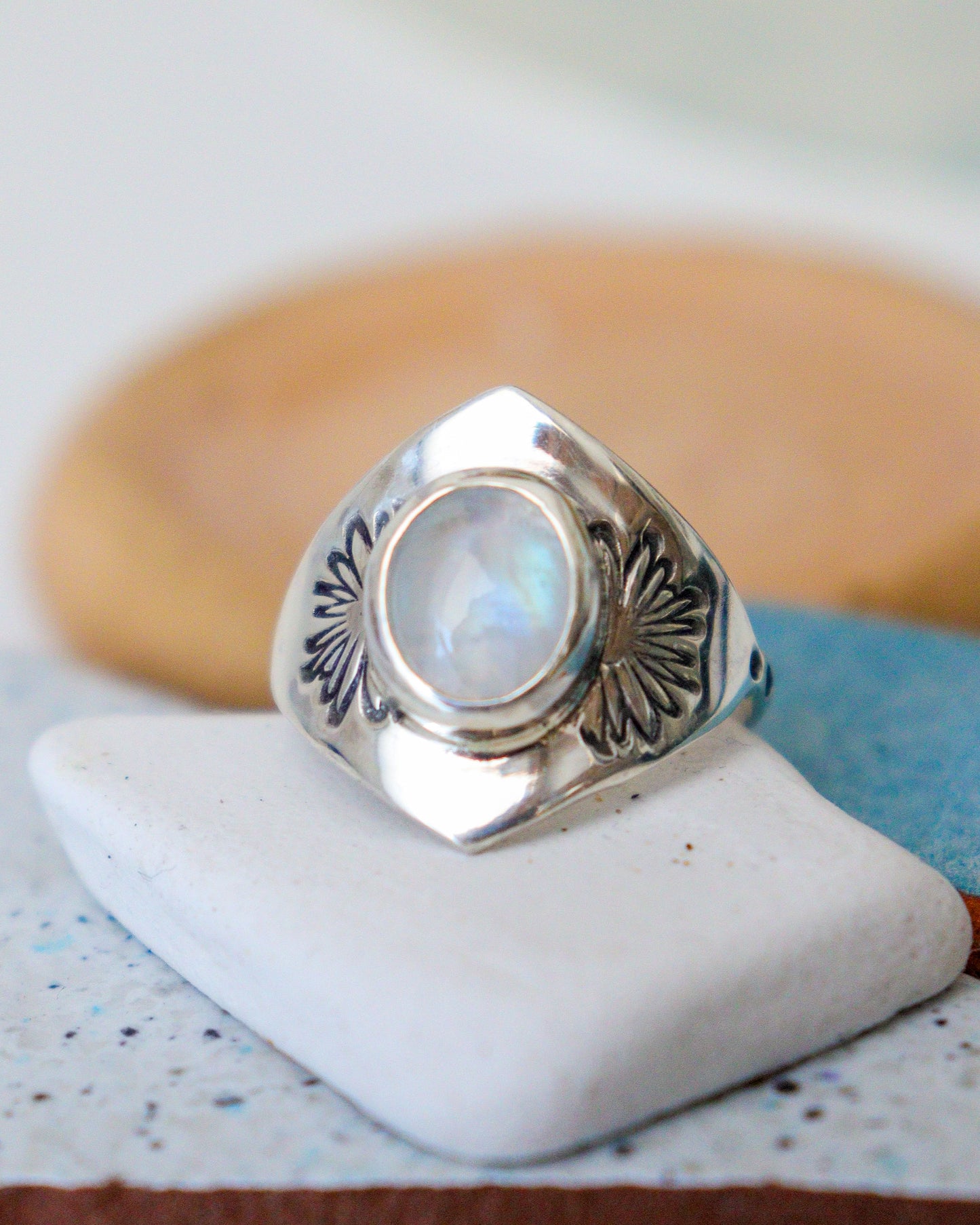 Anillo SIEMPRE FLORES | piedra luna