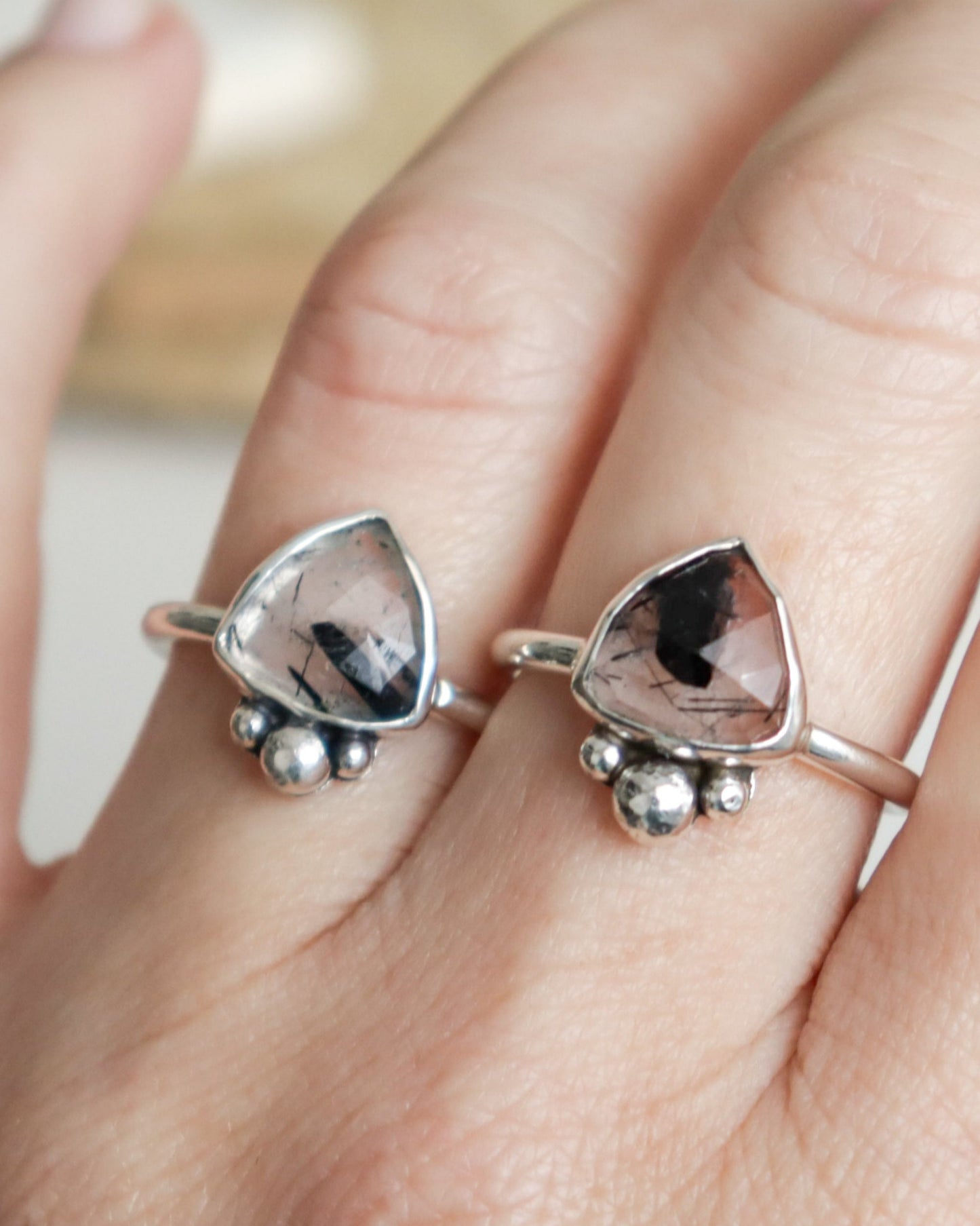 Anillo TRI | Cuarzo turmalinado