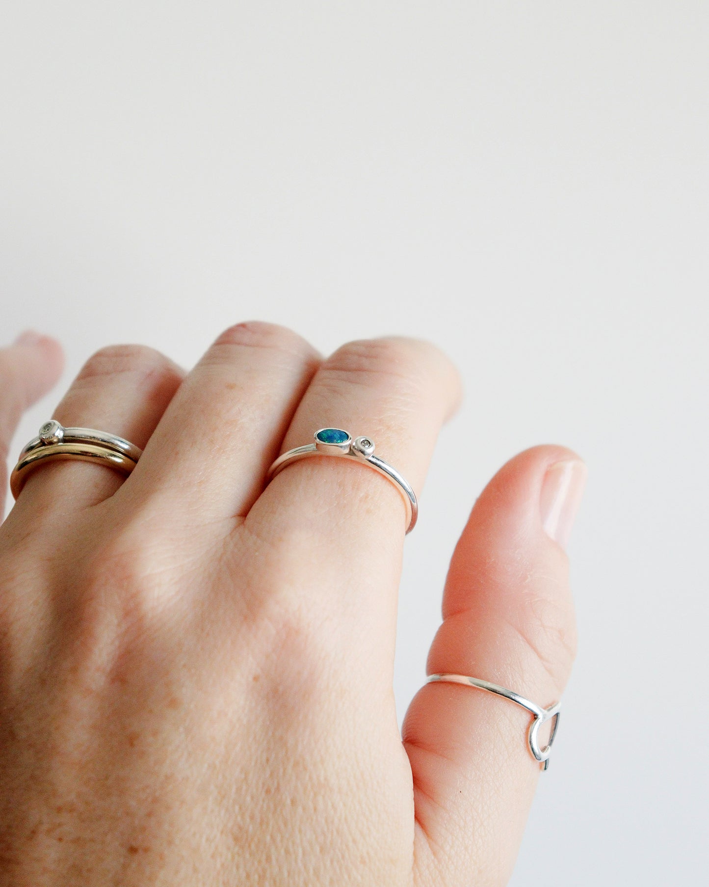 Anillos DÚO MINI | Ópalo oval y Diamante natural