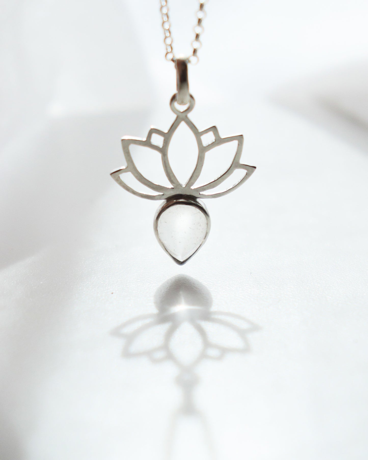 Colgante FLOR DE LOTO | Cuarzo blanco
