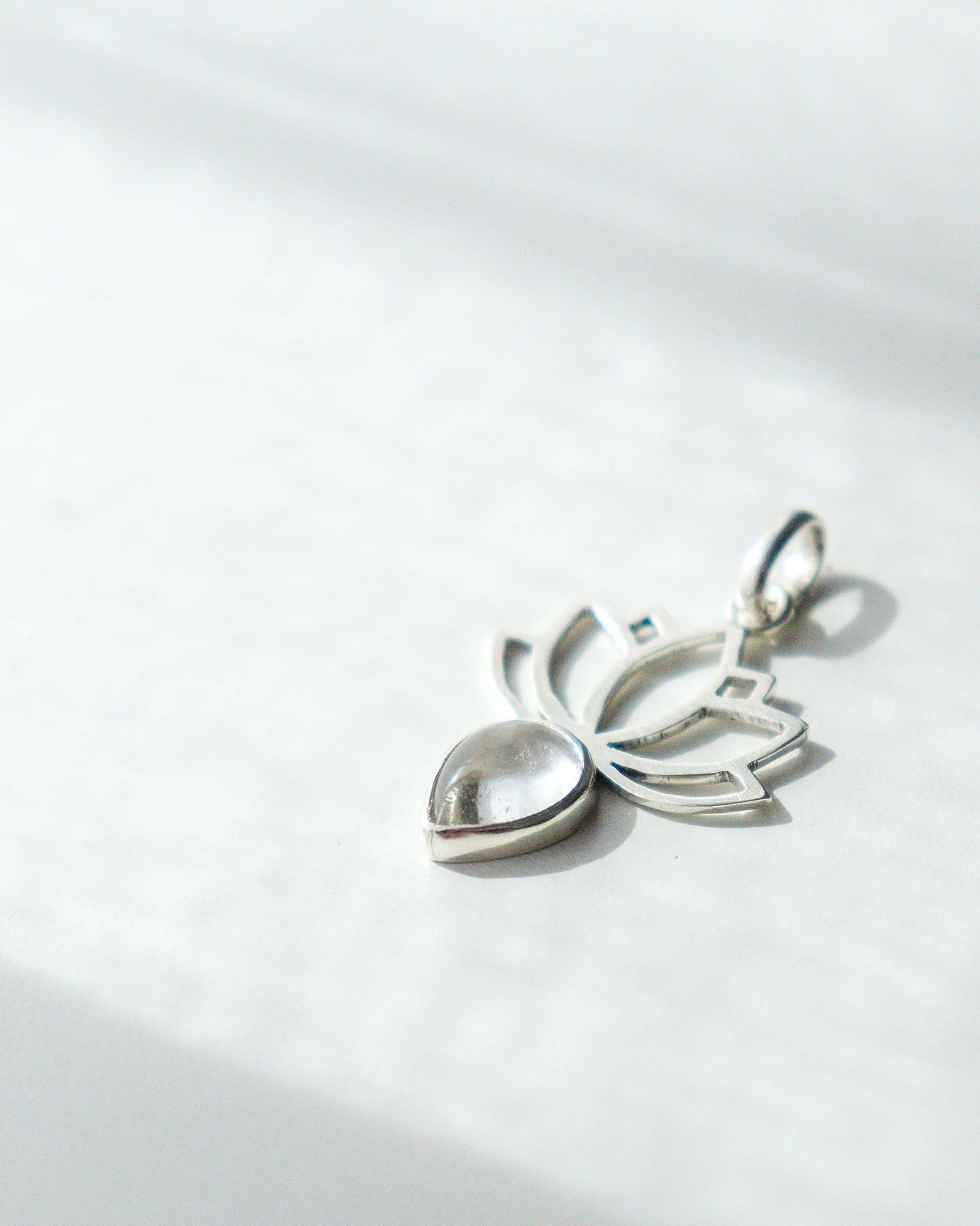 Colgante FLOR DE LOTO | Cuarzo blanco