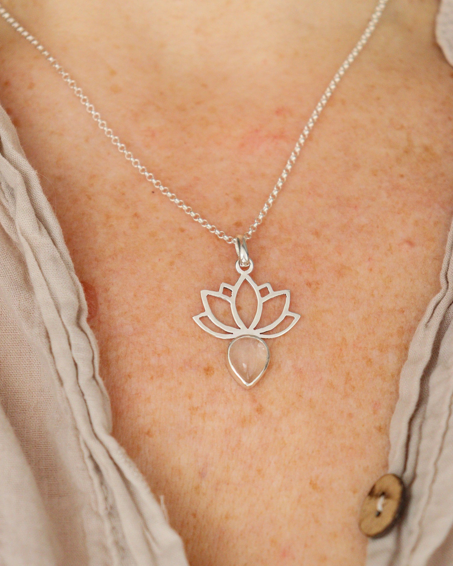 Colgante FLOR DE LOTO | Cuarzo blanco