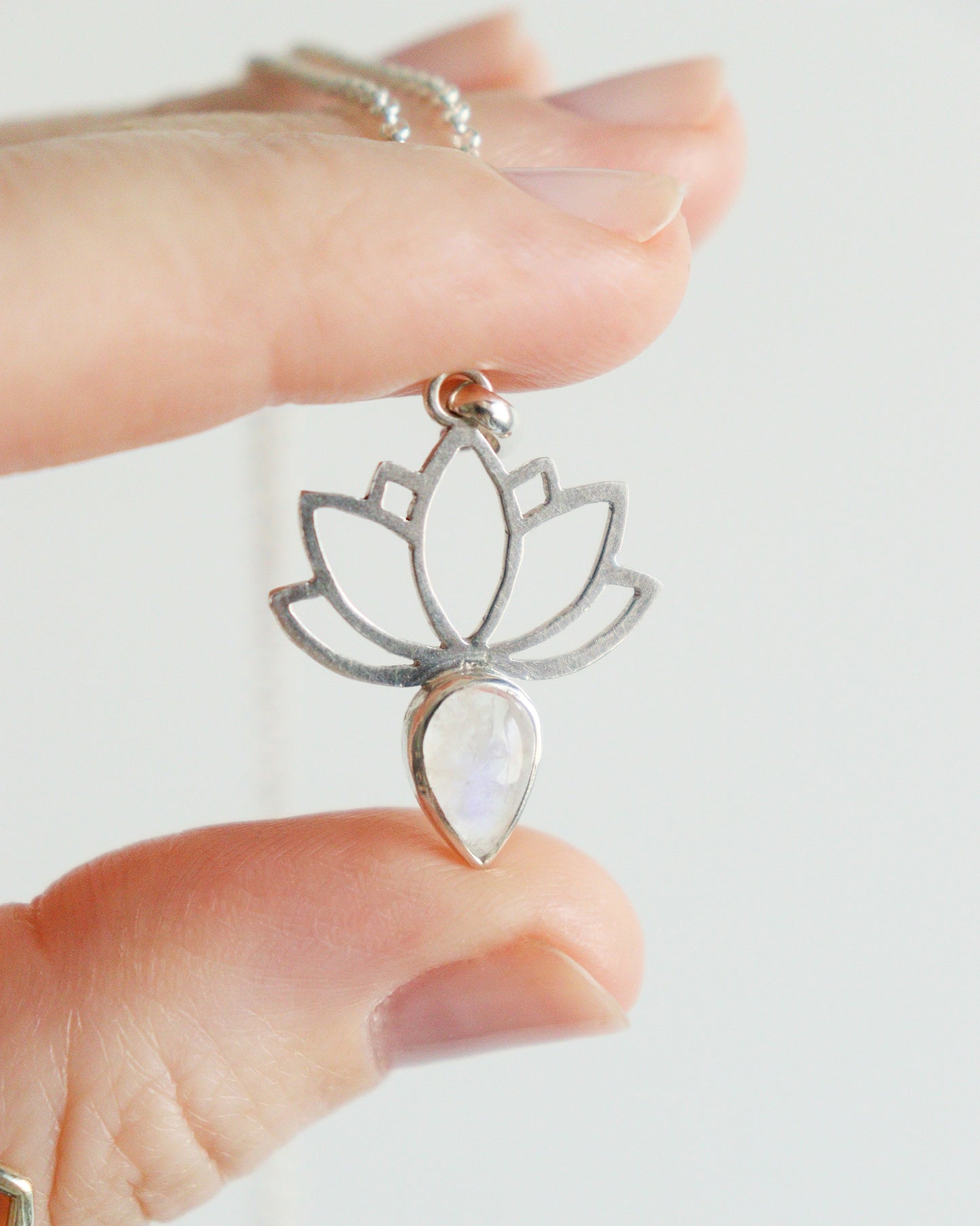 Colgante FLOR DE LOTO | Piedra luna