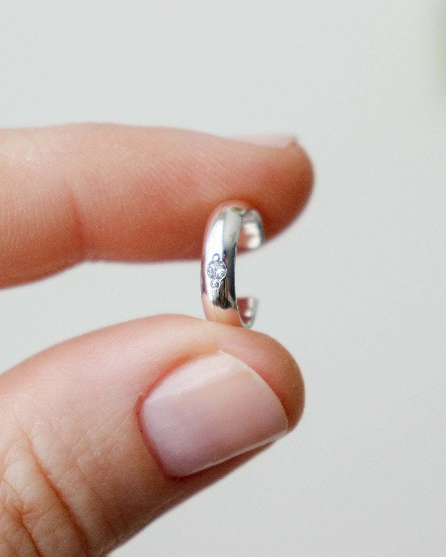 Ear cuff con circonita