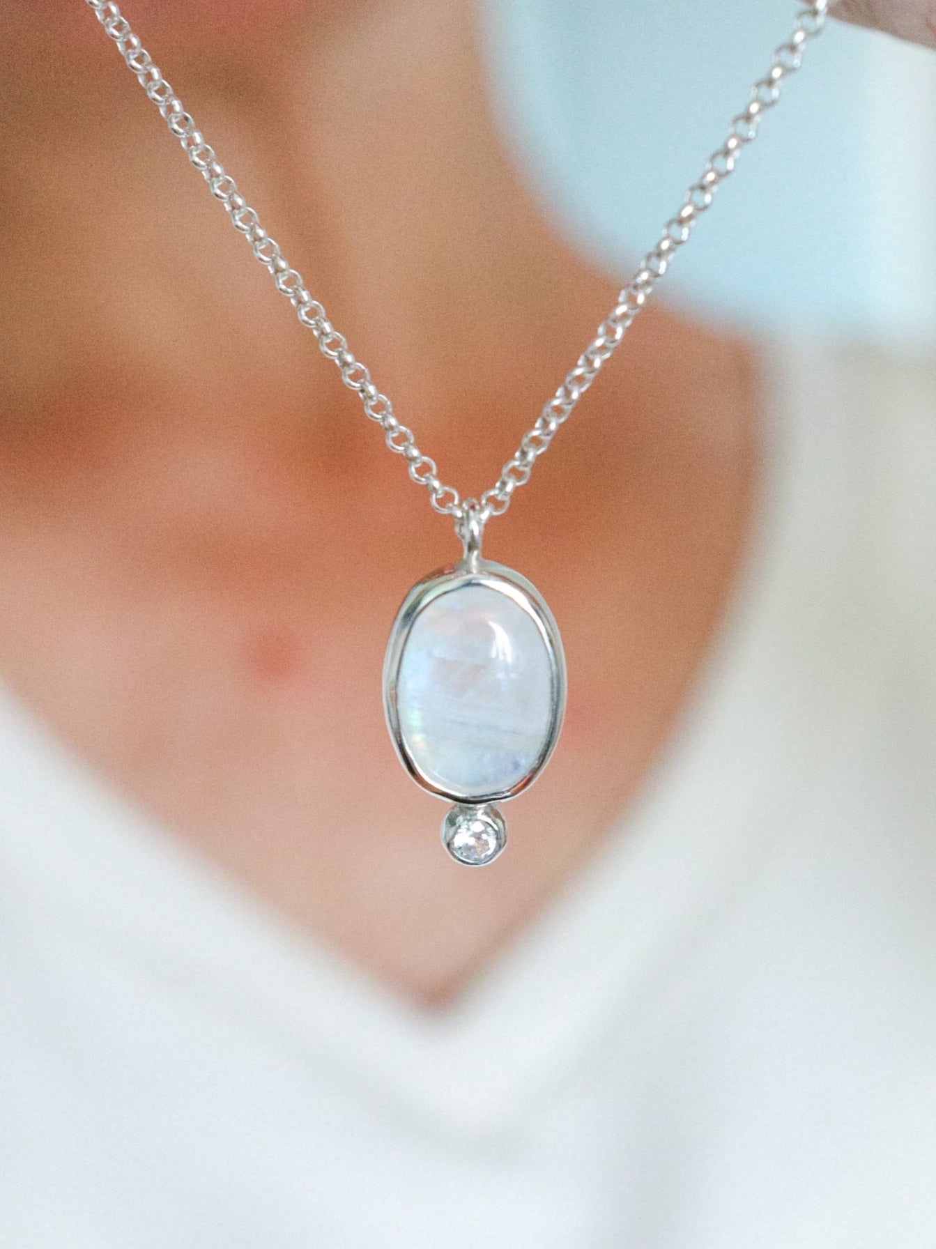 Colgante ESTELA DE LUZ | piedra luna y topacio blanco
