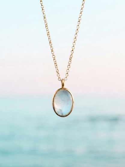 Colgante AURA LUNAR dorado | piedra luna