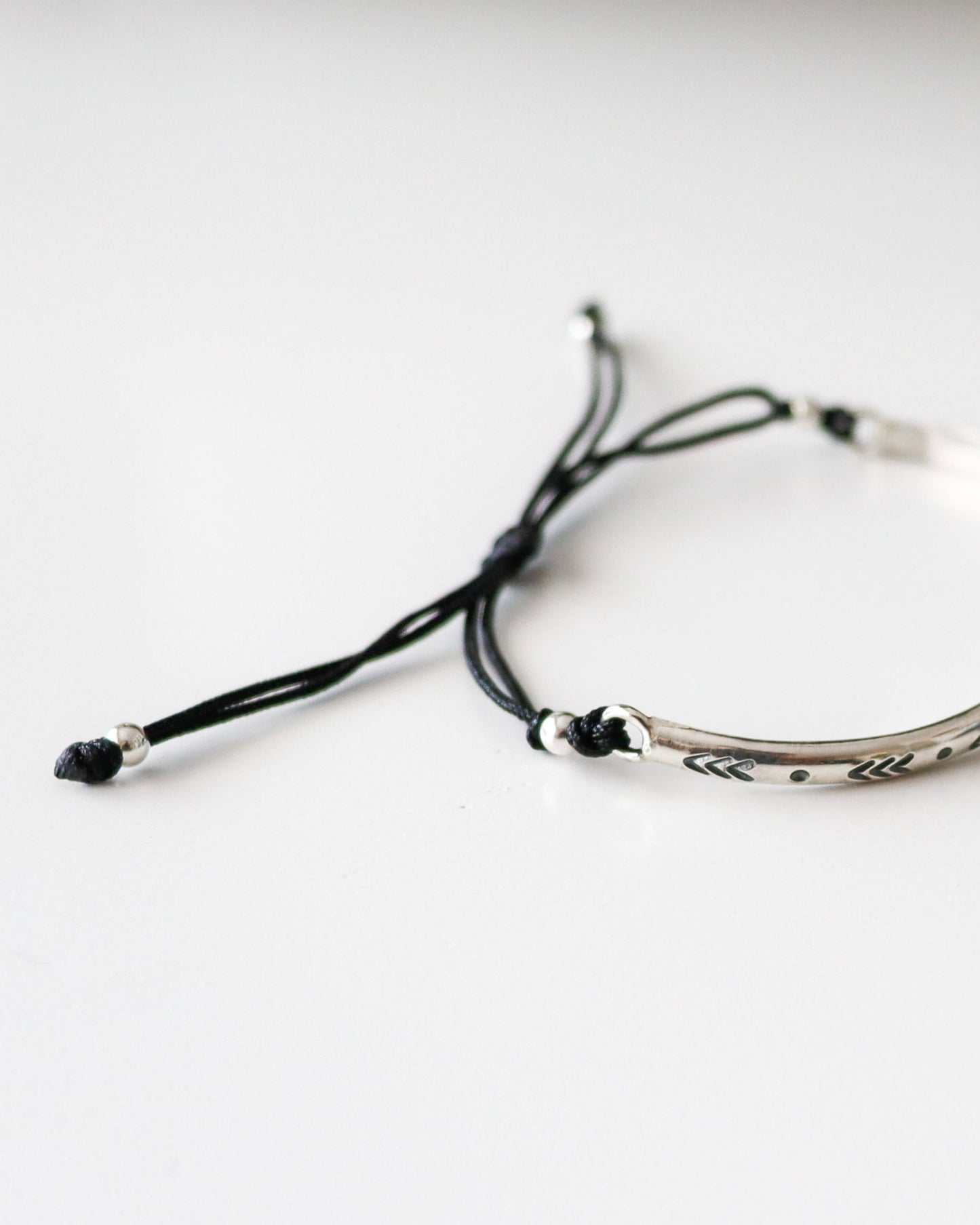 Pulsera ajustable ARROW | Larimar