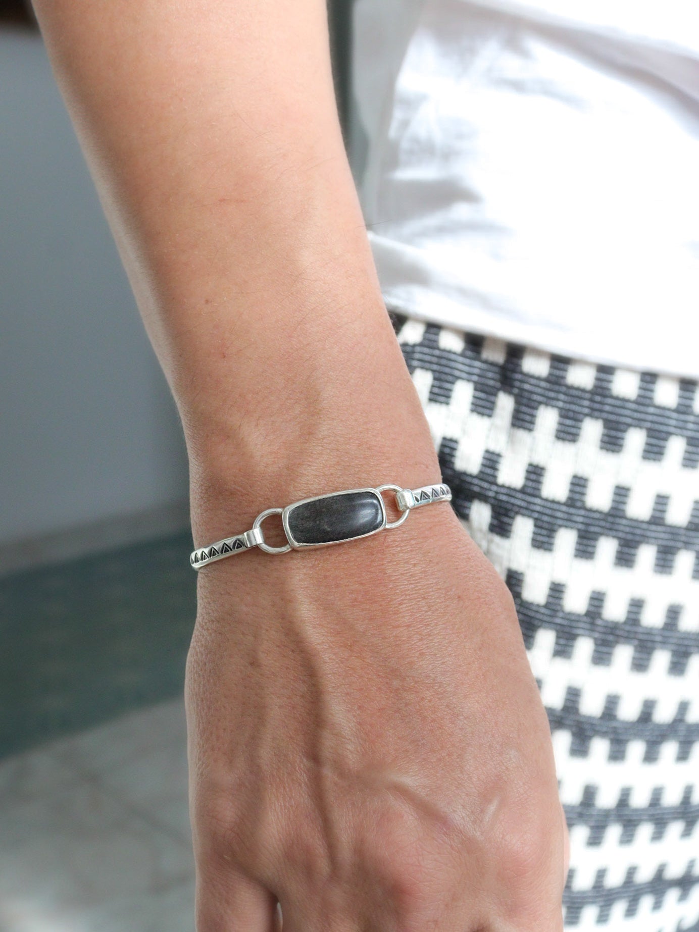 Pulsera TRILO | obsidiana plateada rectangular